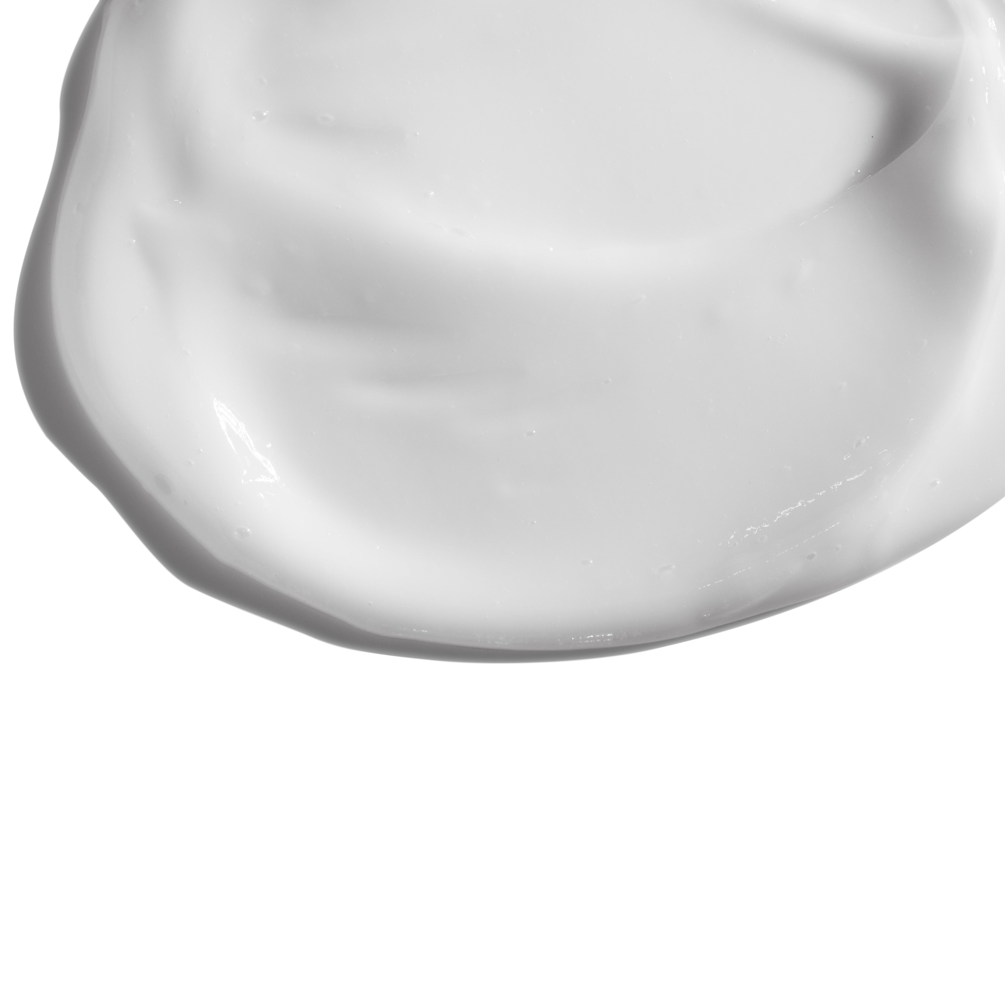 Application of Obagi Hydrate Lightweight Moisturiser on a white background